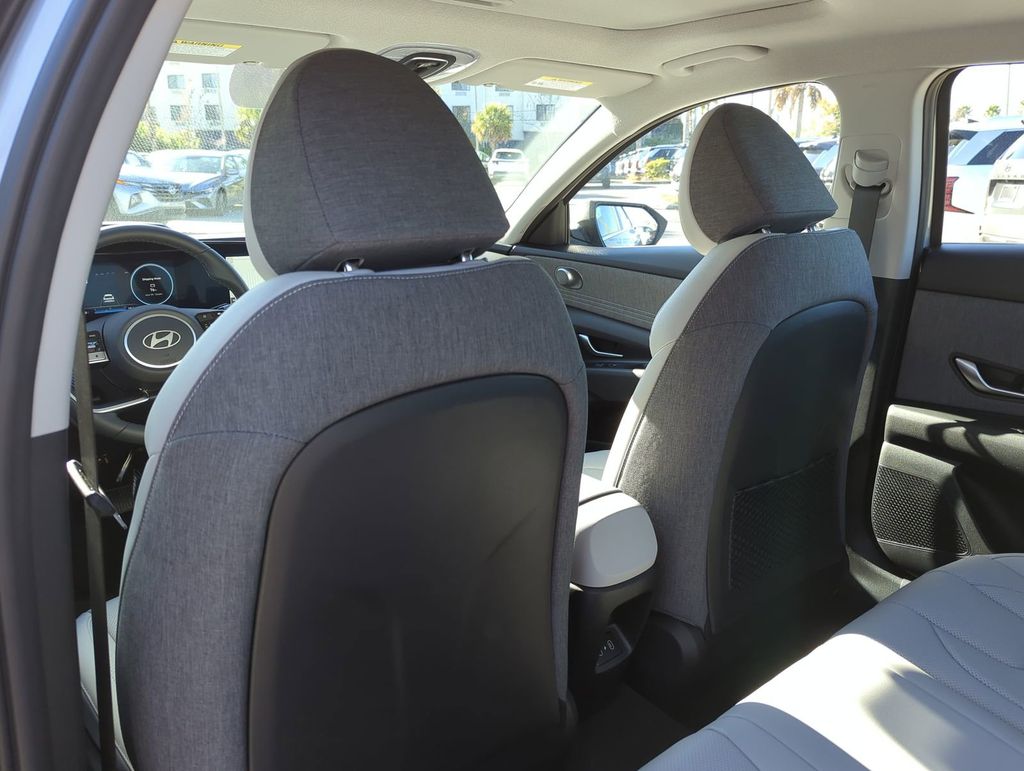 Thumbnail: 2026 Hyundai Elantra - 11