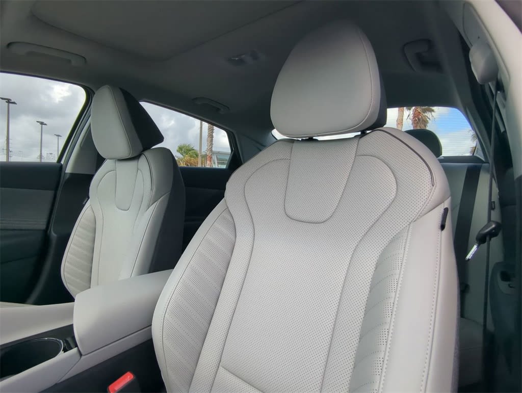Thumbnail: 2025 Hyundai Elantra - 9