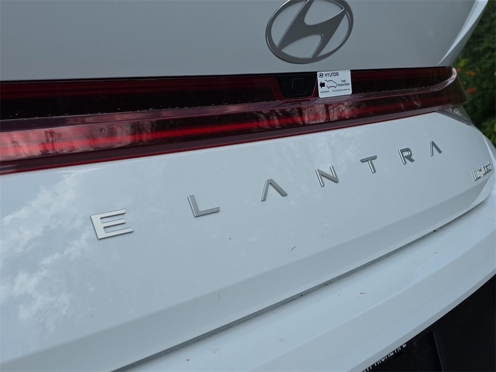 Thumbnail: 2025 Hyundai Elantra - 31