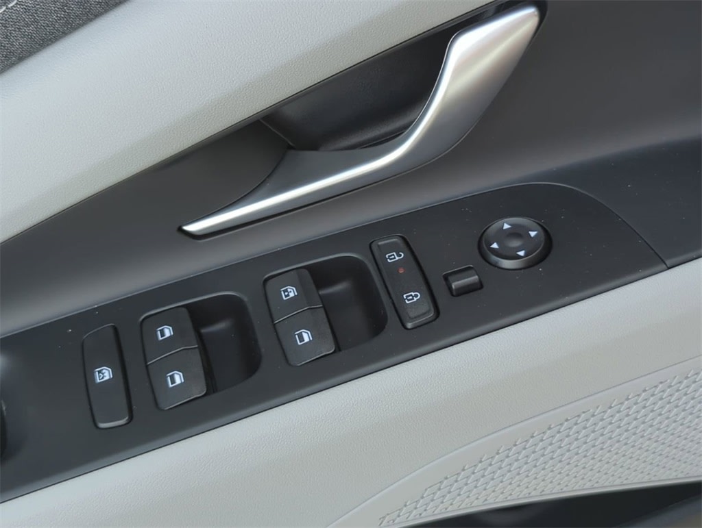 Thumbnail: 2025 Hyundai Elantra - 32