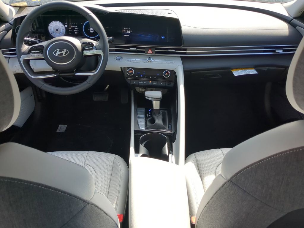 Thumbnail: 2026 Hyundai Elantra - 9