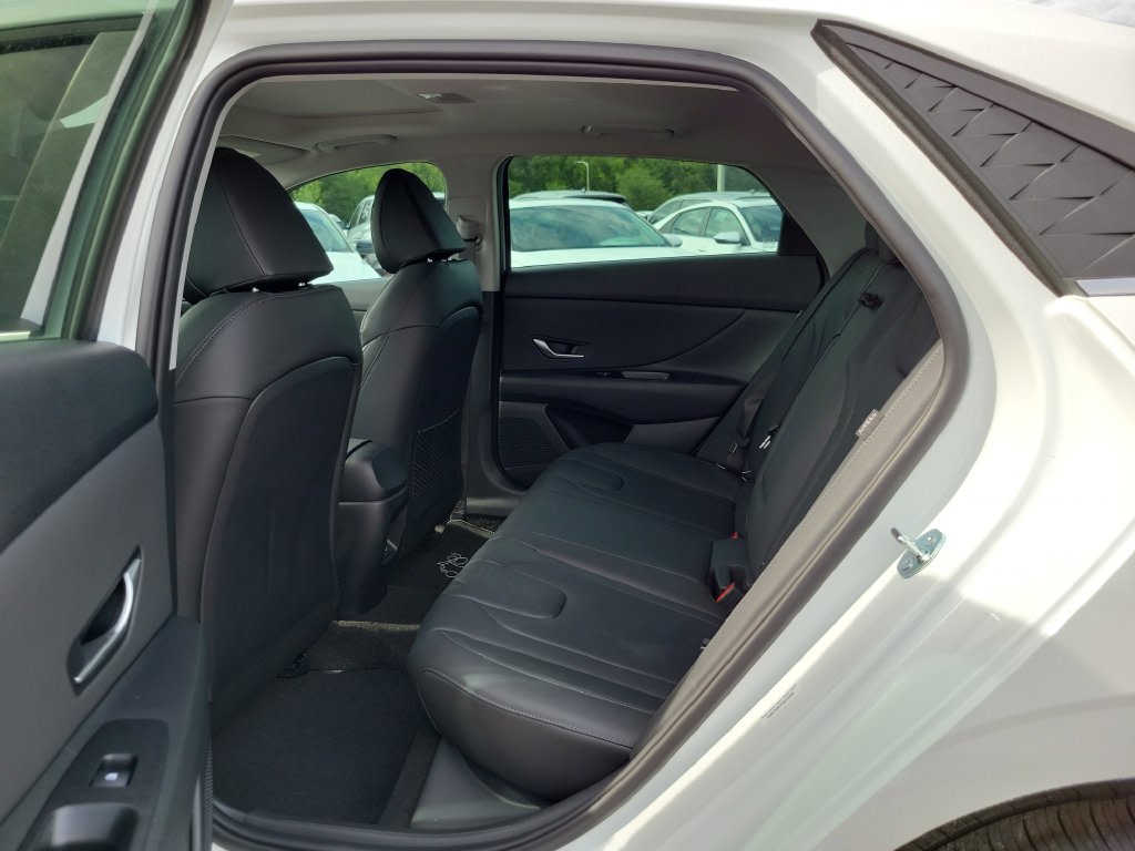 Thumbnail: 2026 Hyundai Elantra - 11