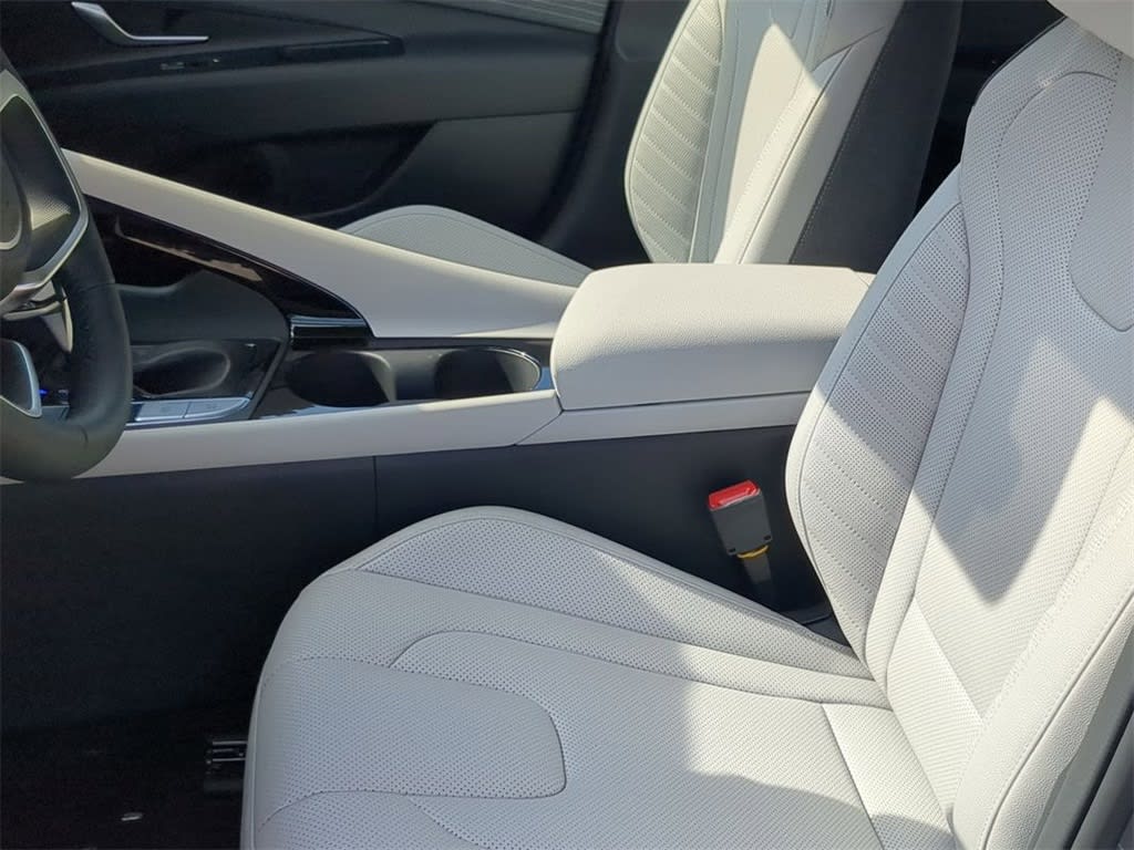 Thumbnail: 2026 Hyundai Elantra - 10