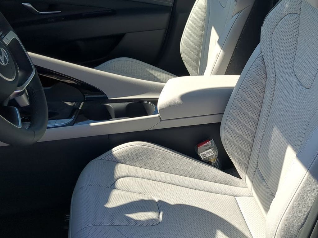 Thumbnail: 2026 Hyundai Elantra - 9