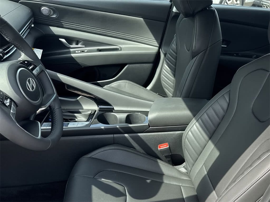 Thumbnail: 2025 Hyundai Elantra - 10