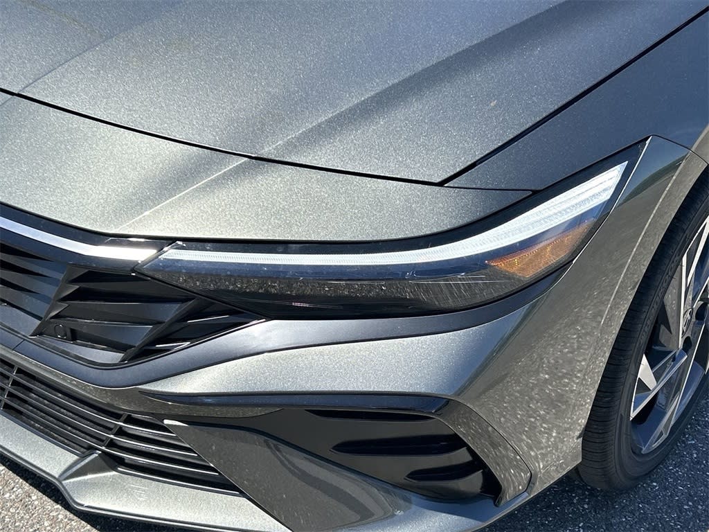 Thumbnail: 2025 Hyundai Elantra - 22