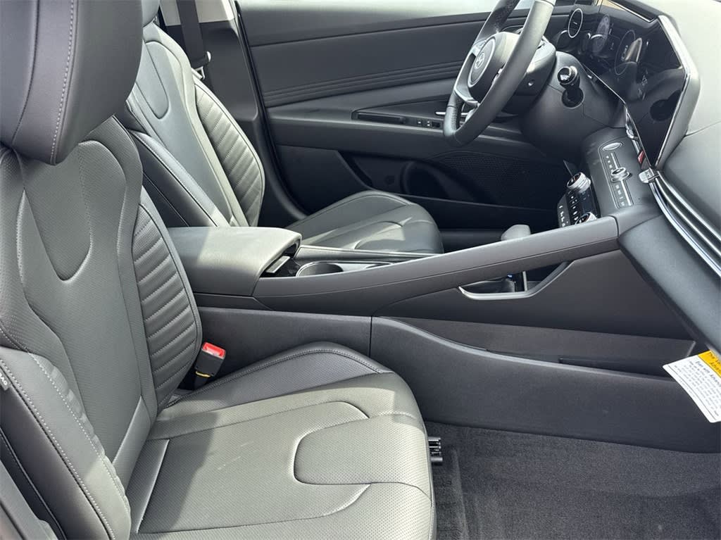 Thumbnail: 2025 Hyundai Elantra - 27