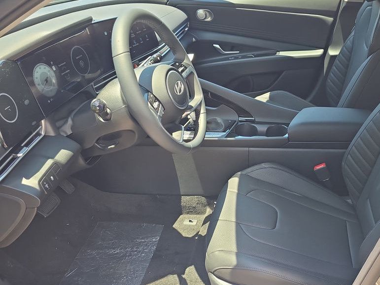 Thumbnail: 2026 Hyundai Elantra - 10