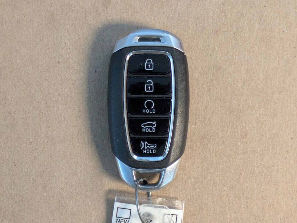 Thumbnail: 2023 Hyundai Elantra - 17