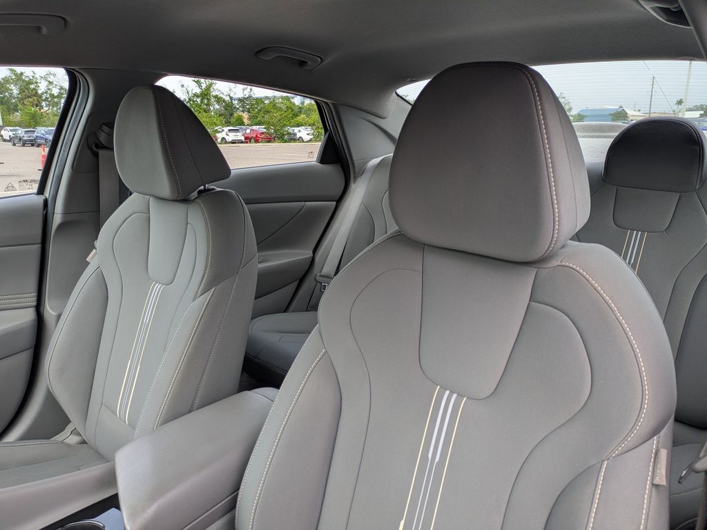 Thumbnail: 2023 Hyundai Elantra - 12