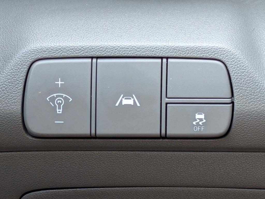 Thumbnail: 2023 Hyundai Elantra - 29