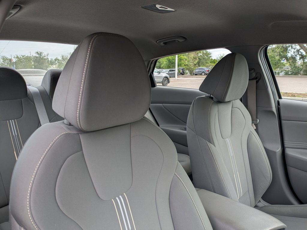 Thumbnail: 2023 Hyundai Elantra - 11