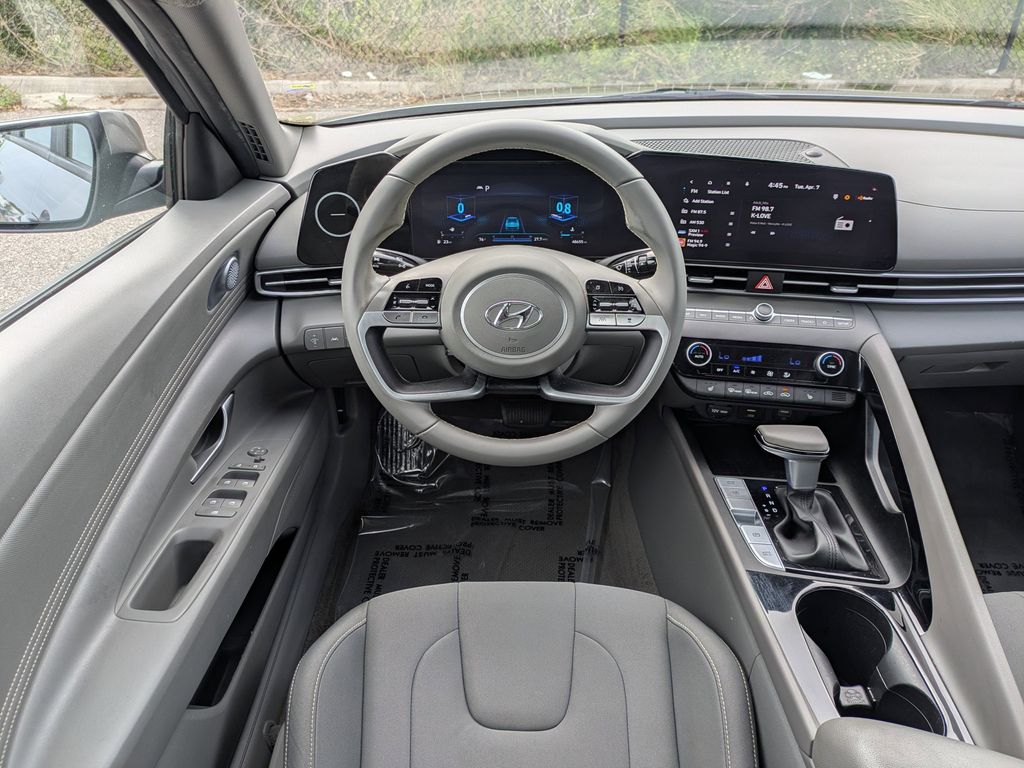 Thumbnail: 2023 Hyundai Elantra - 10