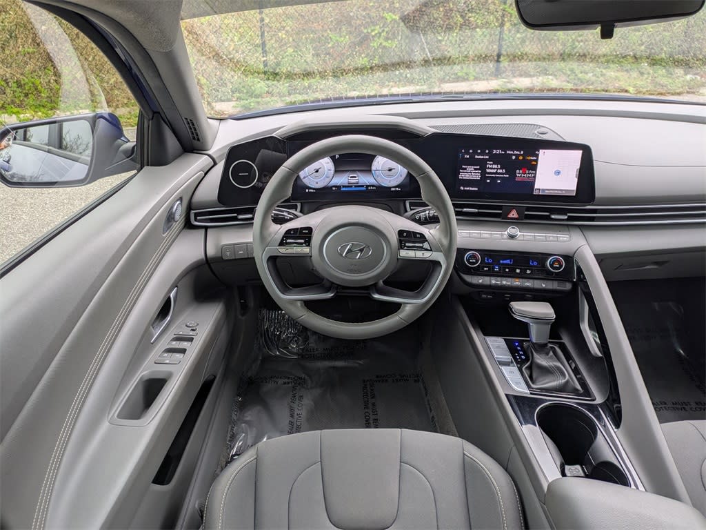 Thumbnail: 2023 Hyundai Elantra - 10