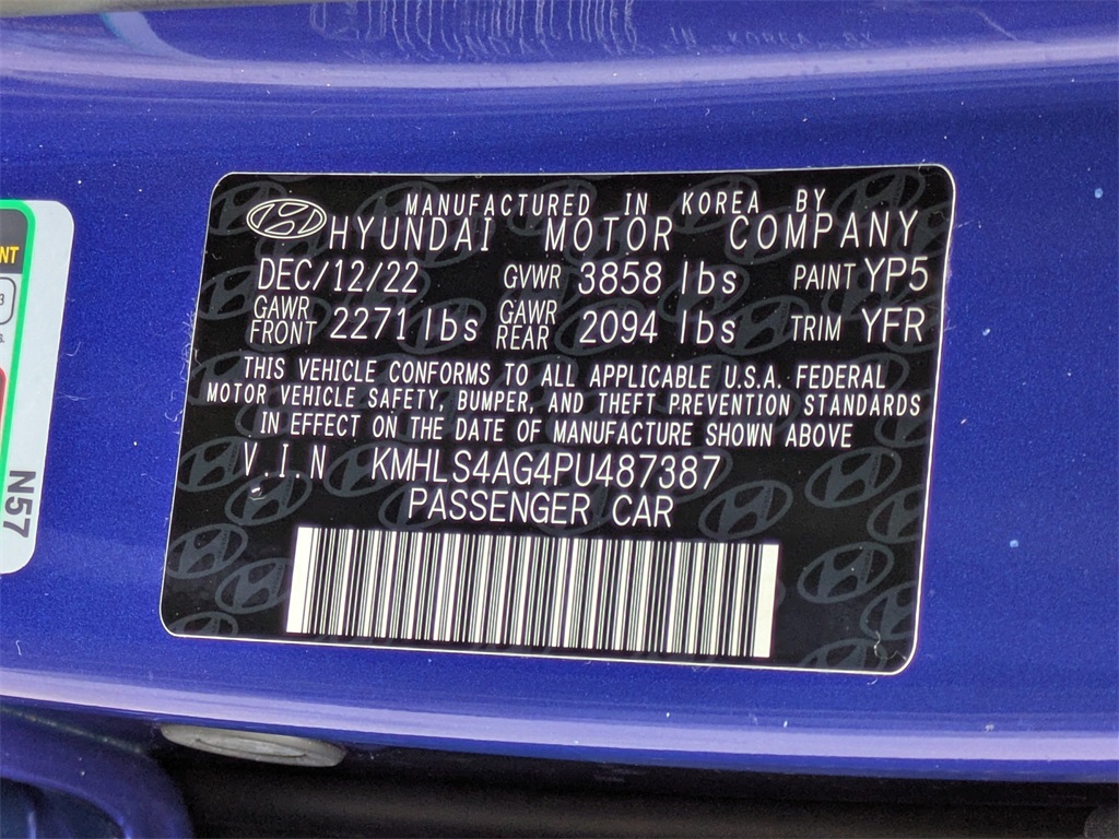 Thumbnail: 2023 Hyundai Elantra - 17