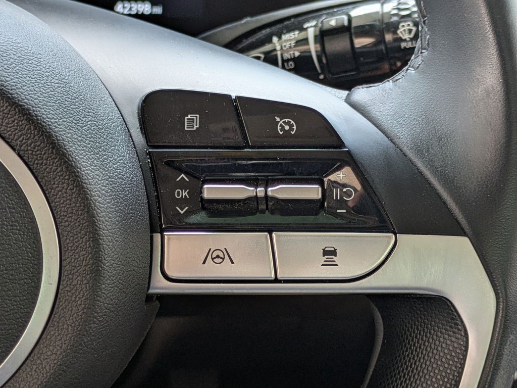 Thumbnail: 2023 Hyundai Elantra - 31