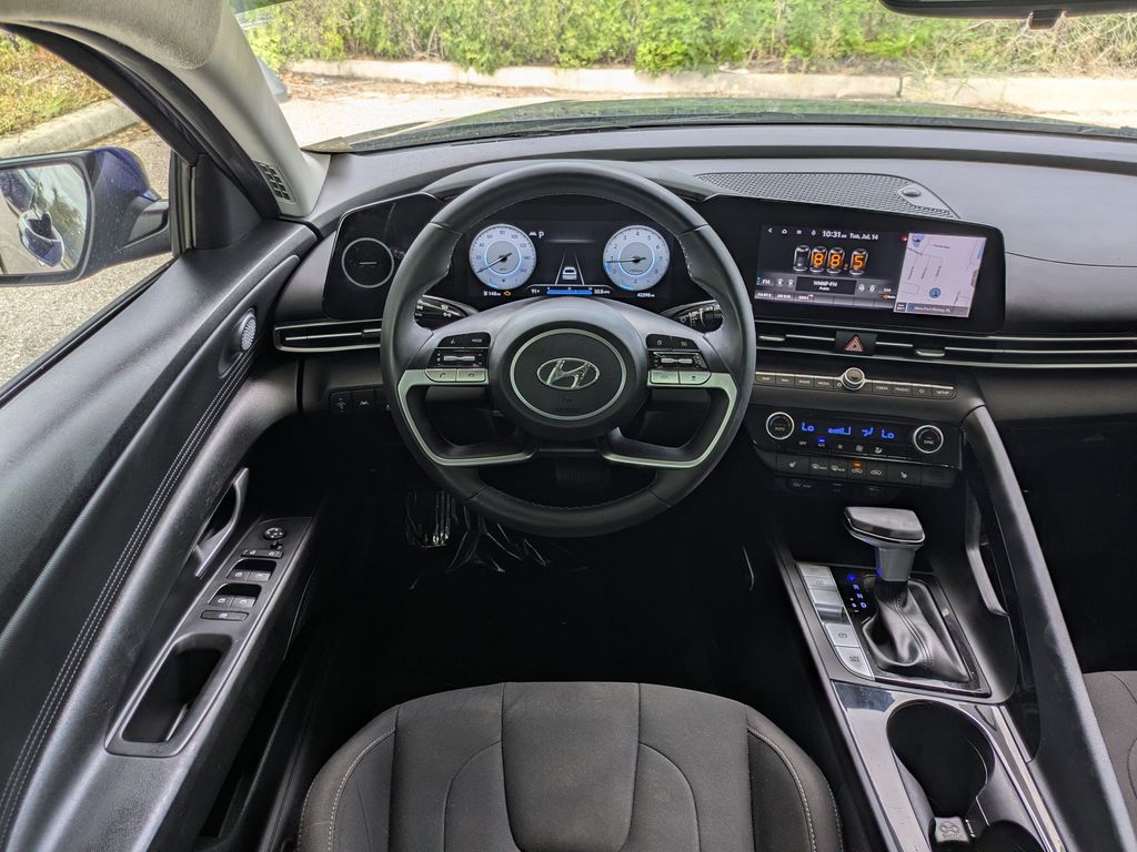 Thumbnail: 2023 Hyundai Elantra - 10