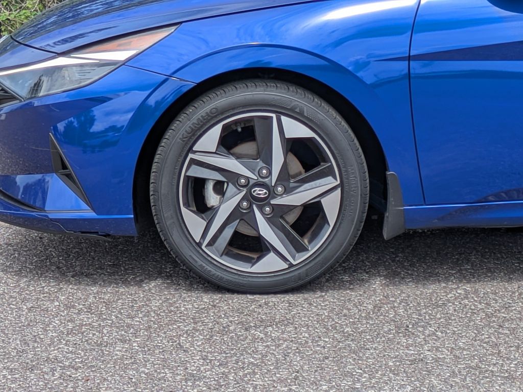 Thumbnail: 2023 Hyundai Elantra - 8