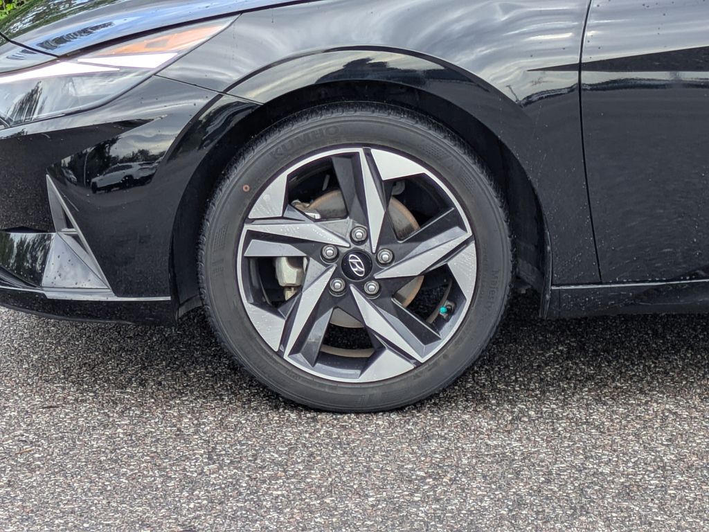Thumbnail: 2023 Hyundai Elantra - 8