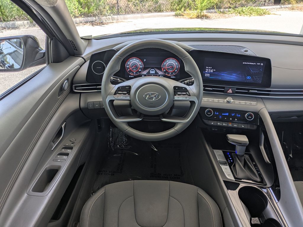 Thumbnail: 2023 Hyundai Elantra - 9