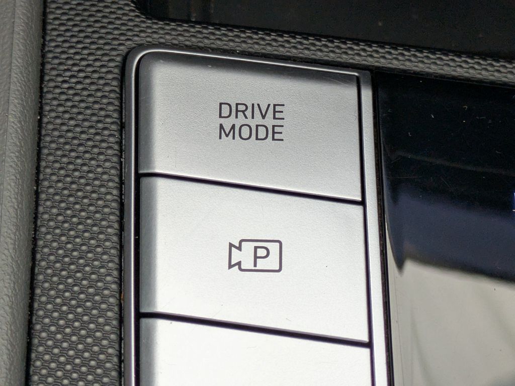 Thumbnail: 2023 Hyundai Elantra - 25