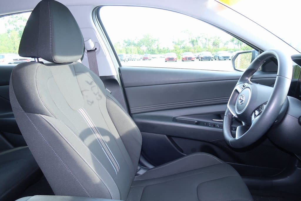 Thumbnail: 2023 Hyundai Elantra - 6