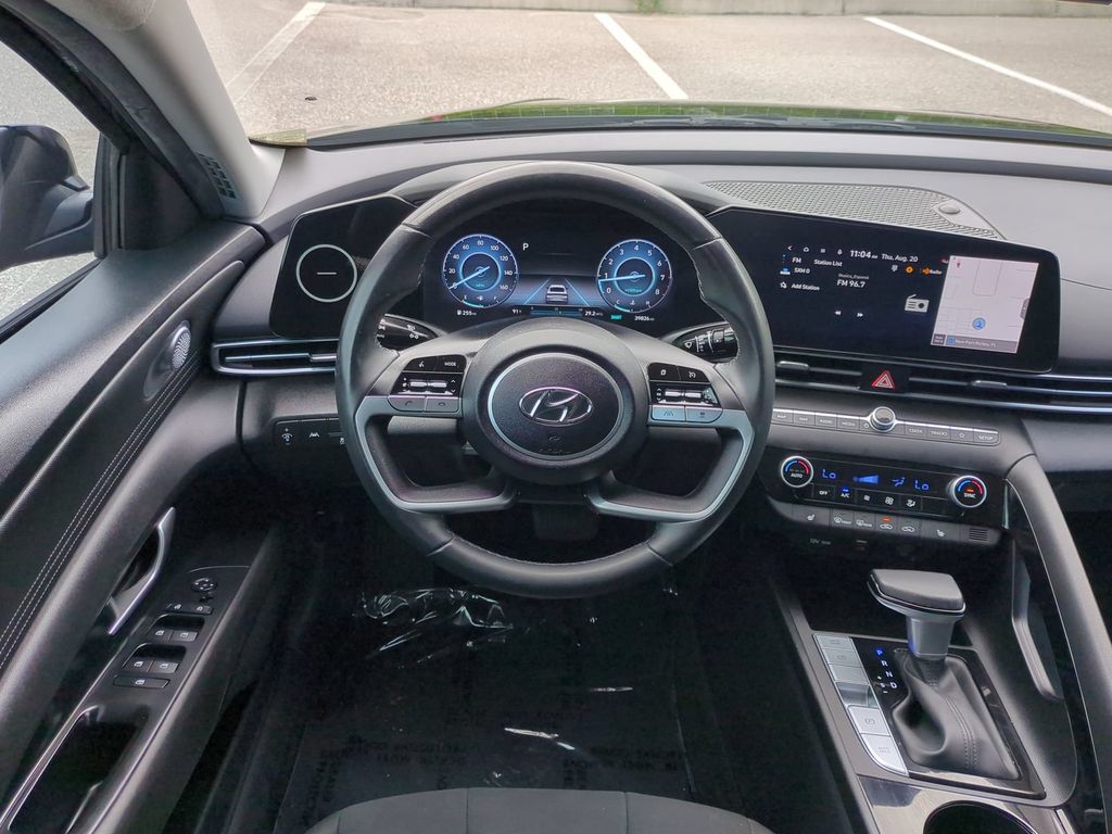 Thumbnail: 2023 Hyundai Elantra - 10