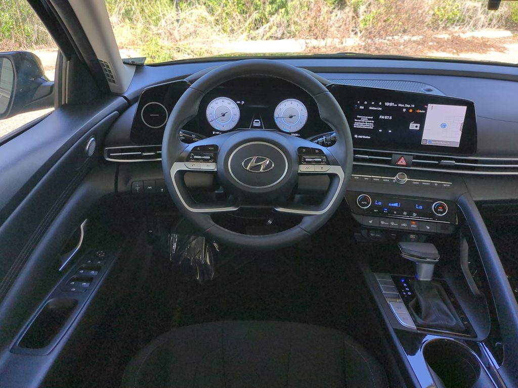 Thumbnail: 2023 Hyundai Elantra - 9