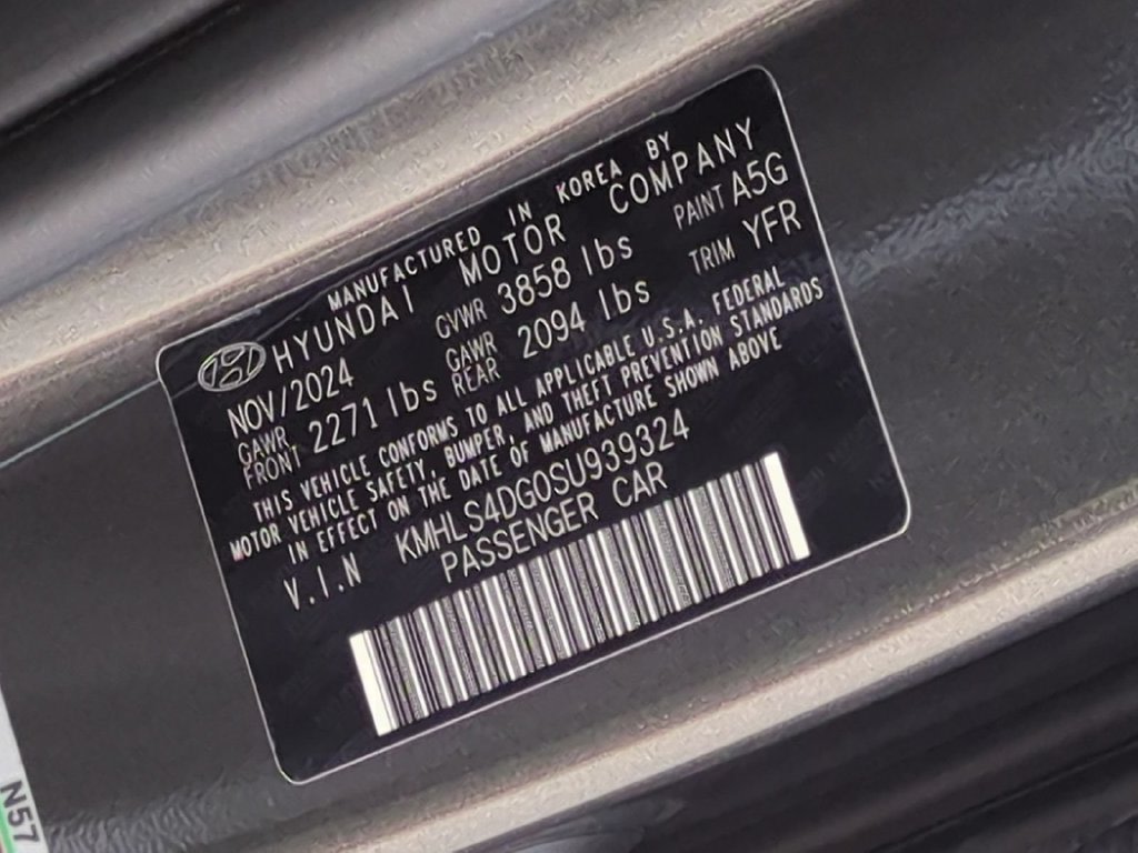 Thumbnail: 2025 Hyundai Elantra - 18