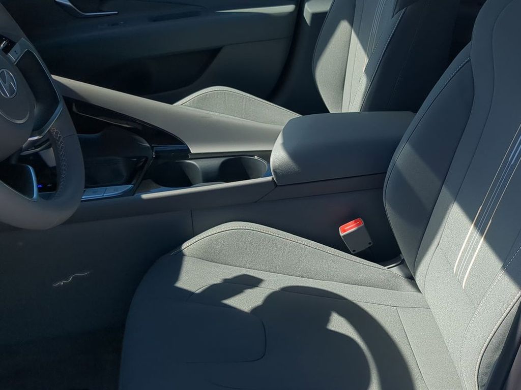 Thumbnail: 2026 Hyundai Elantra - 15