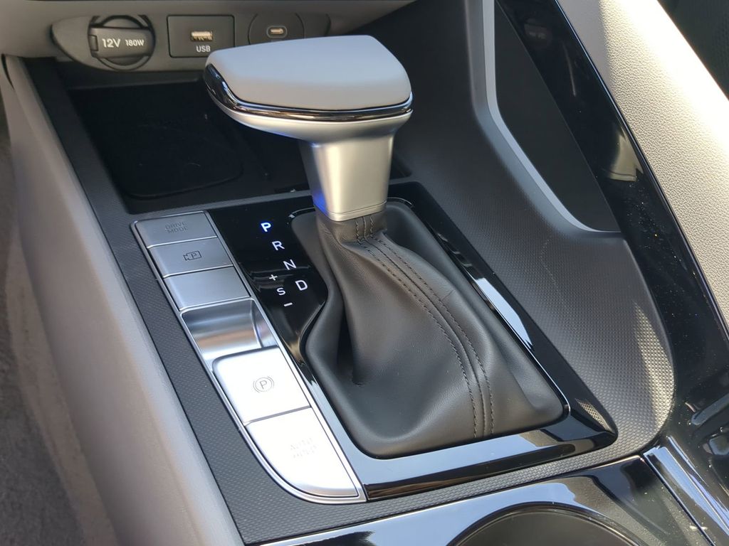 Thumbnail: 2026 Hyundai Elantra - 32