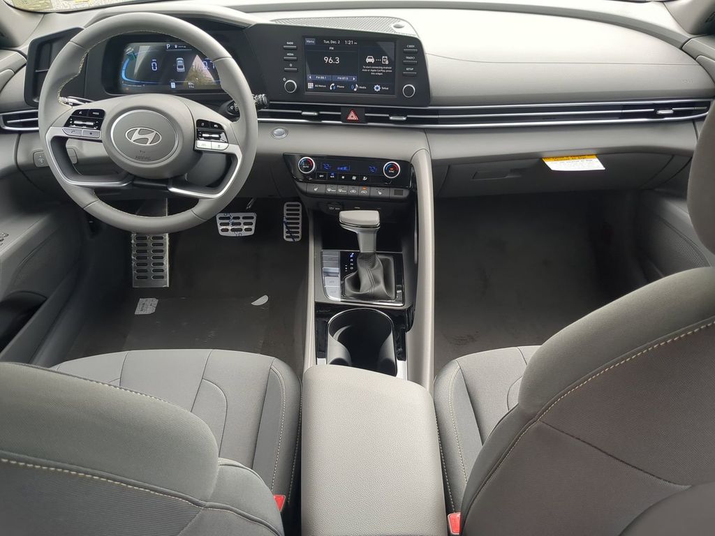 Thumbnail: 2026 Hyundai Elantra - 9