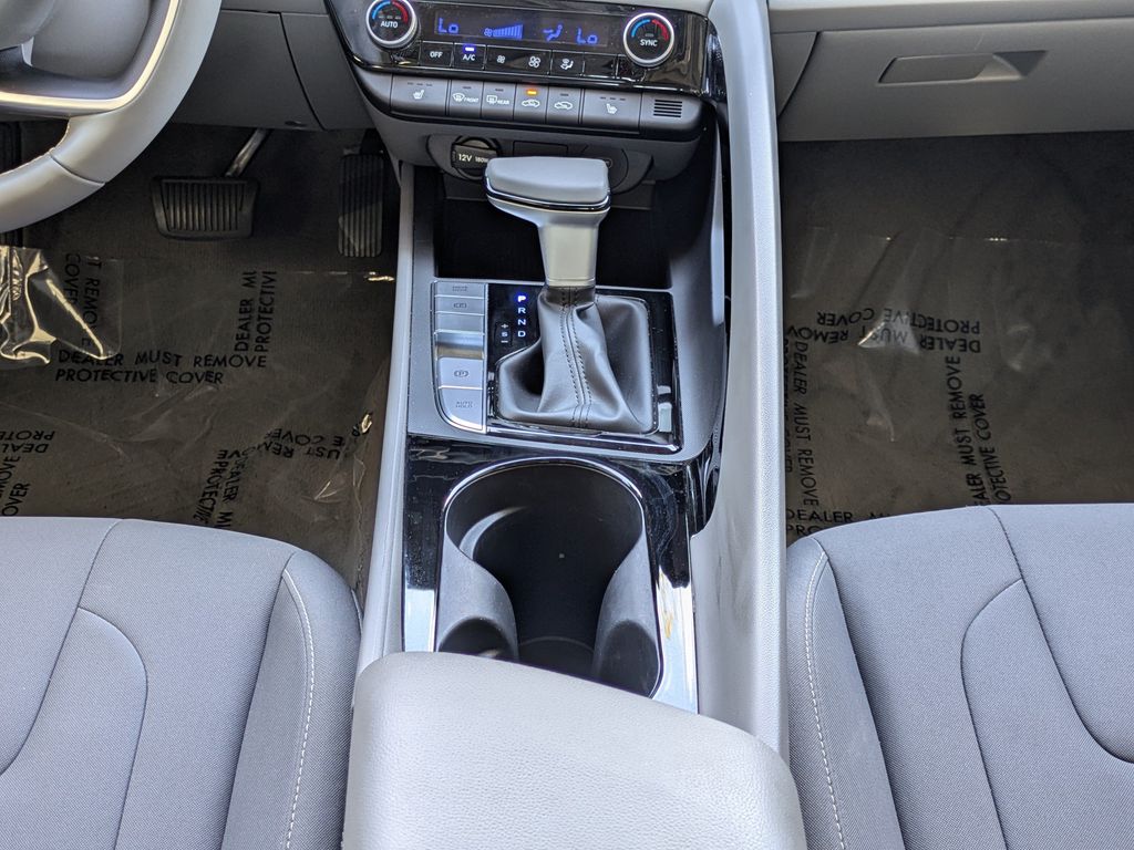 Thumbnail: 2025 Hyundai Elantra - 15