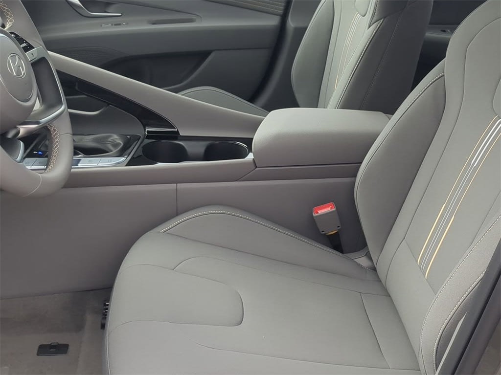 Thumbnail: 2026 Hyundai Elantra - 10