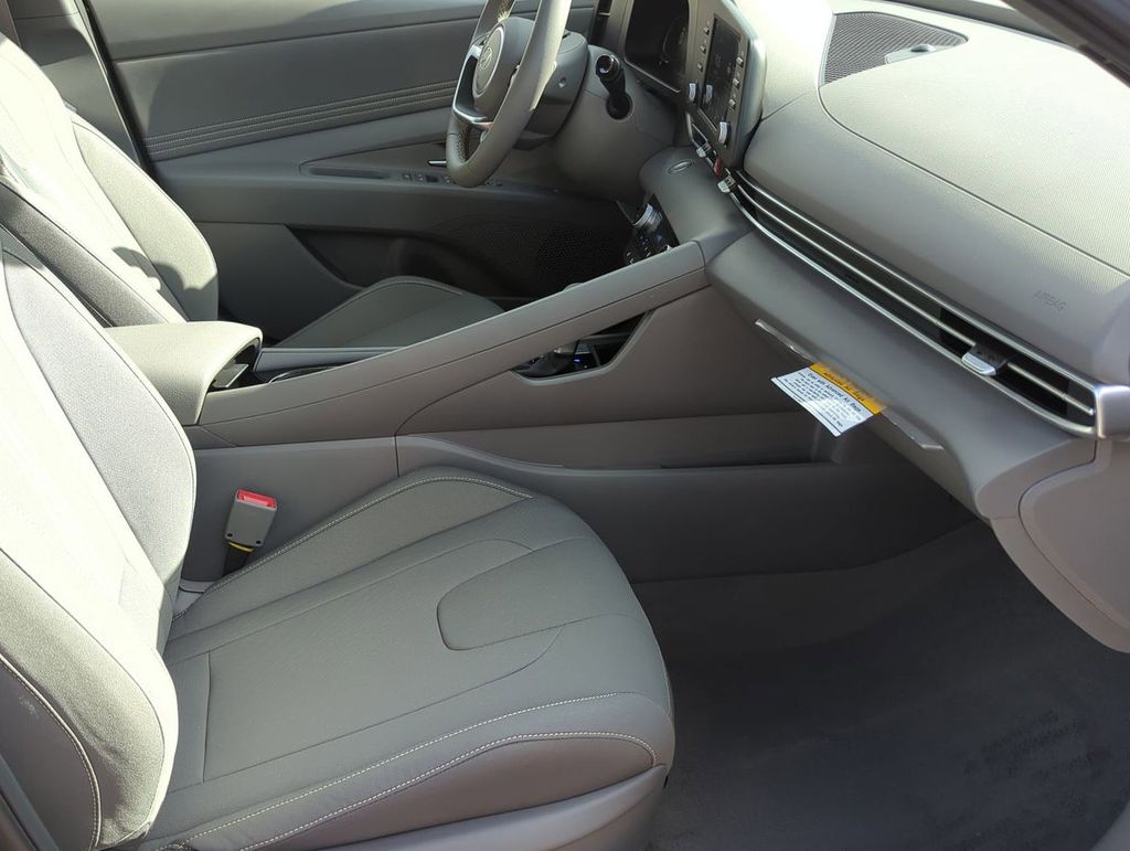 Thumbnail: 2026 Hyundai Elantra - 26