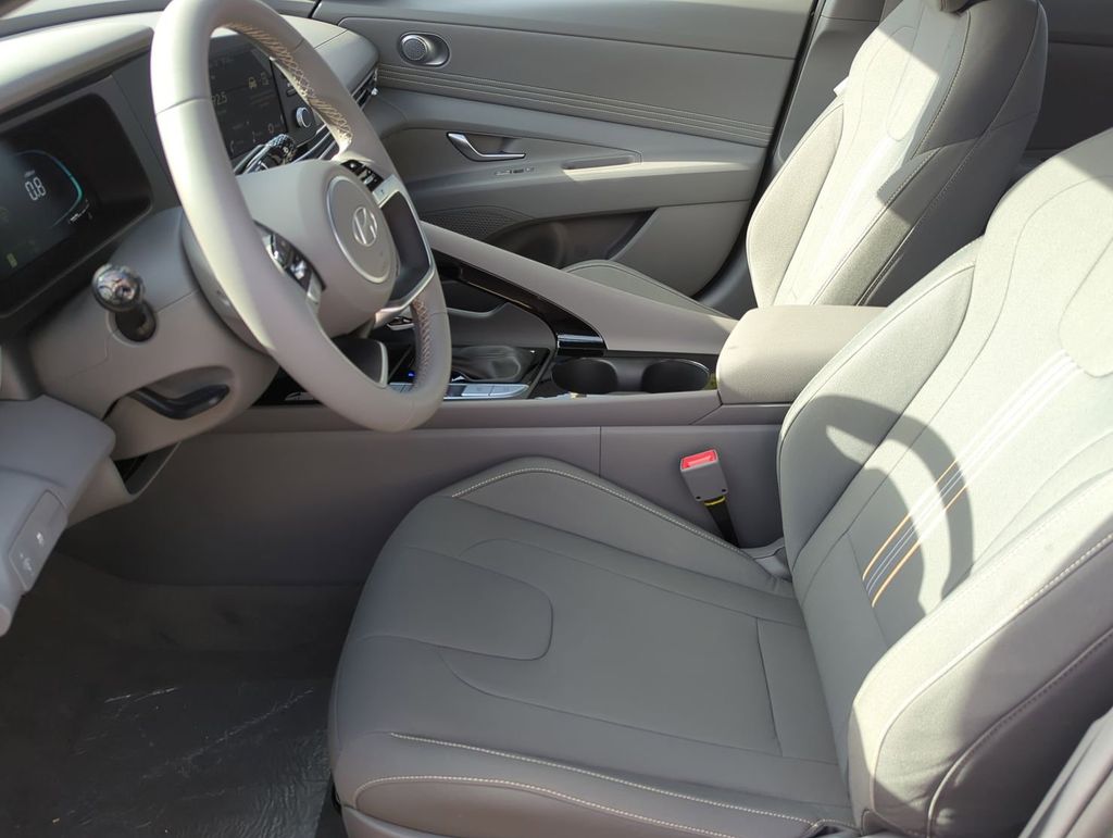 Thumbnail: 2026 Hyundai Elantra - 10