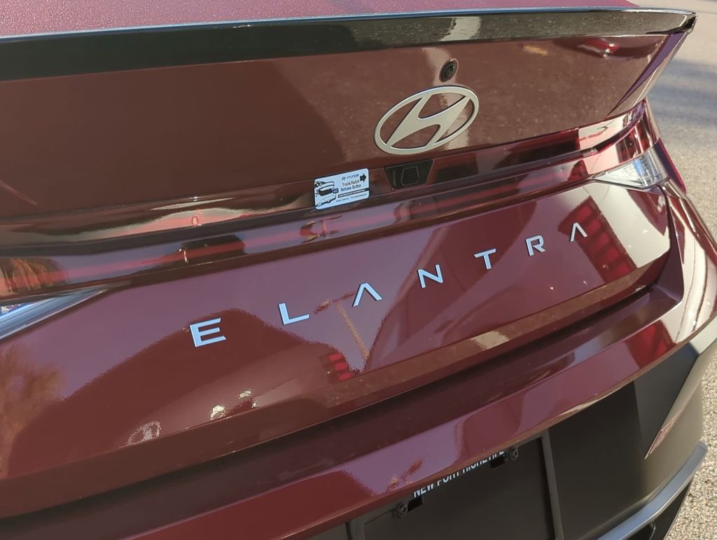 Thumbnail: 2026 Hyundai Elantra - 21