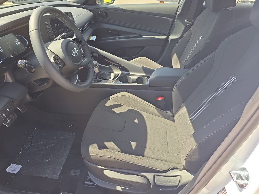 Thumbnail: 2026 Hyundai Elantra - 10