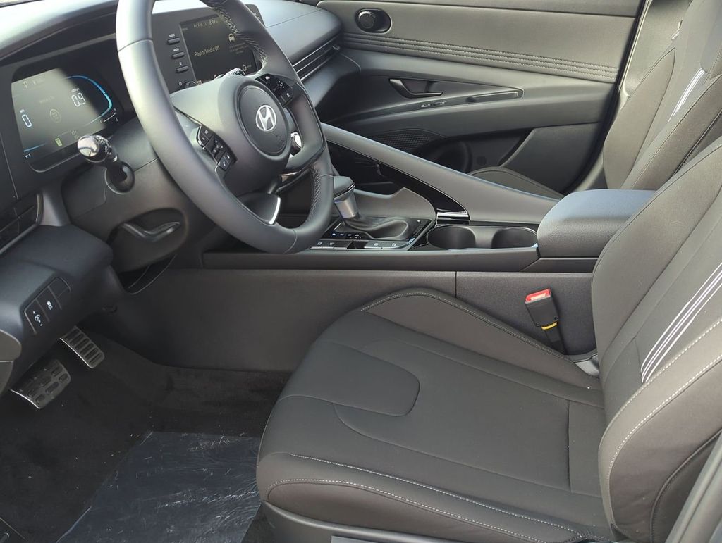 Thumbnail: 2026 Hyundai Elantra - 10