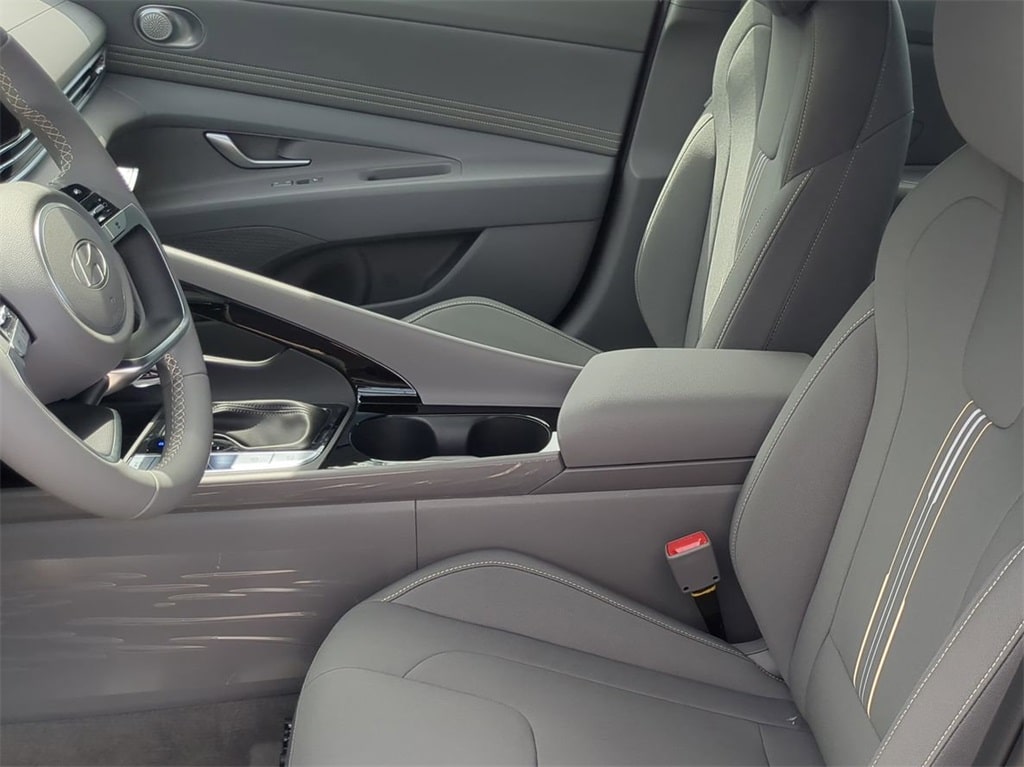 Thumbnail: 2025 Hyundai Elantra - 10