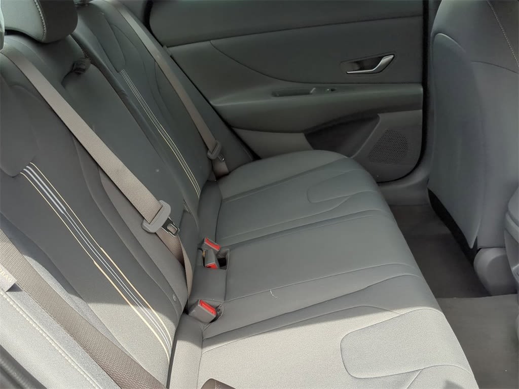 Thumbnail: 2025 Hyundai Elantra - 25