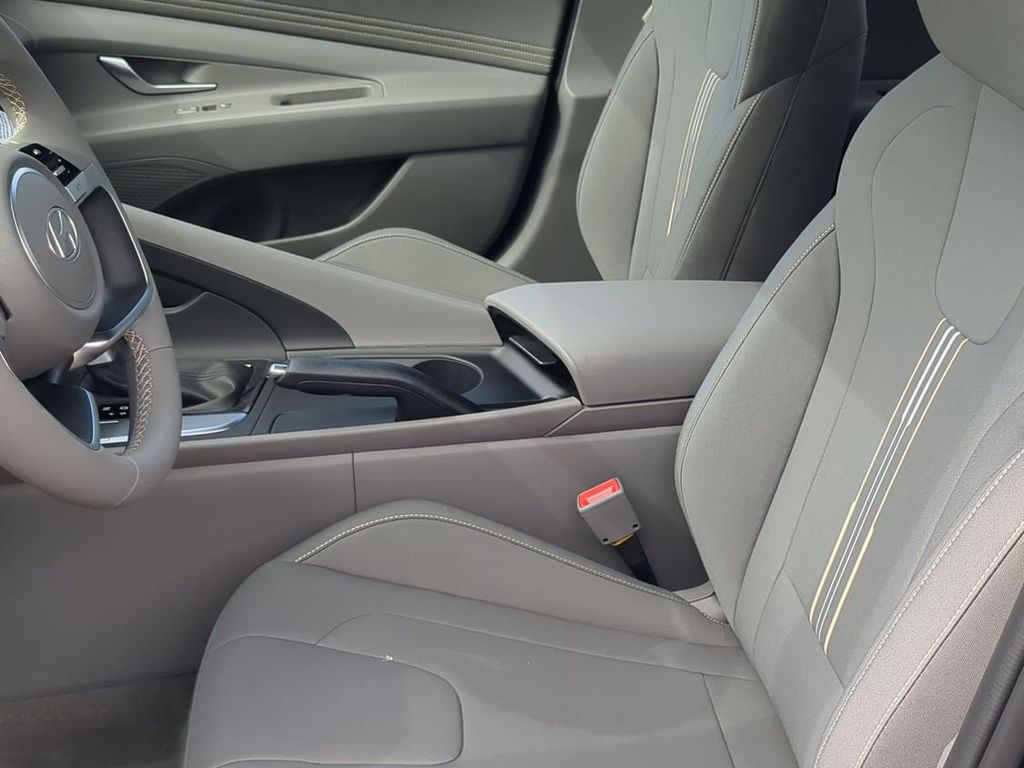 Thumbnail: 2026 Hyundai Elantra - 10