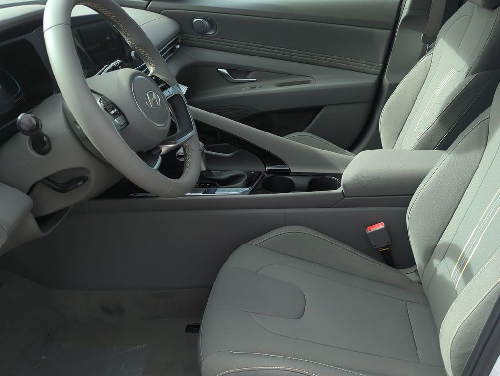 Thumbnail: 2026 Hyundai Elantra - 10