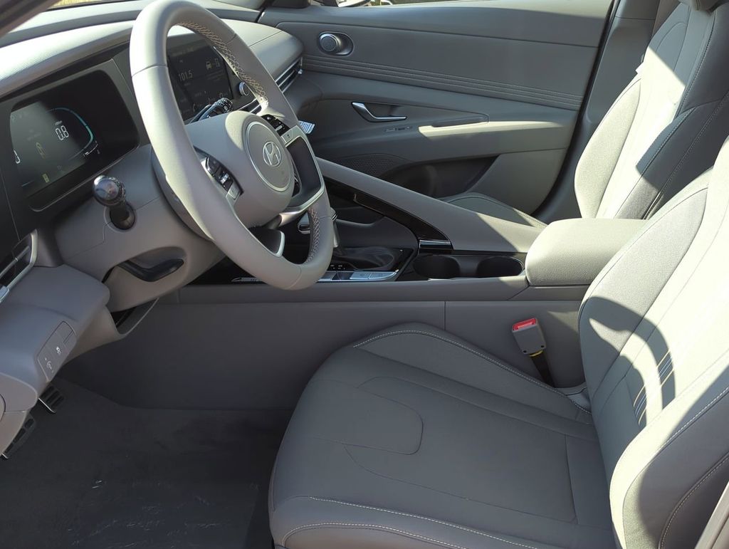 Thumbnail: 2026 Hyundai Elantra - 10