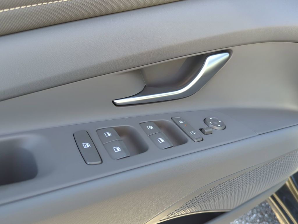 Thumbnail: 2026 Hyundai Elantra - 22