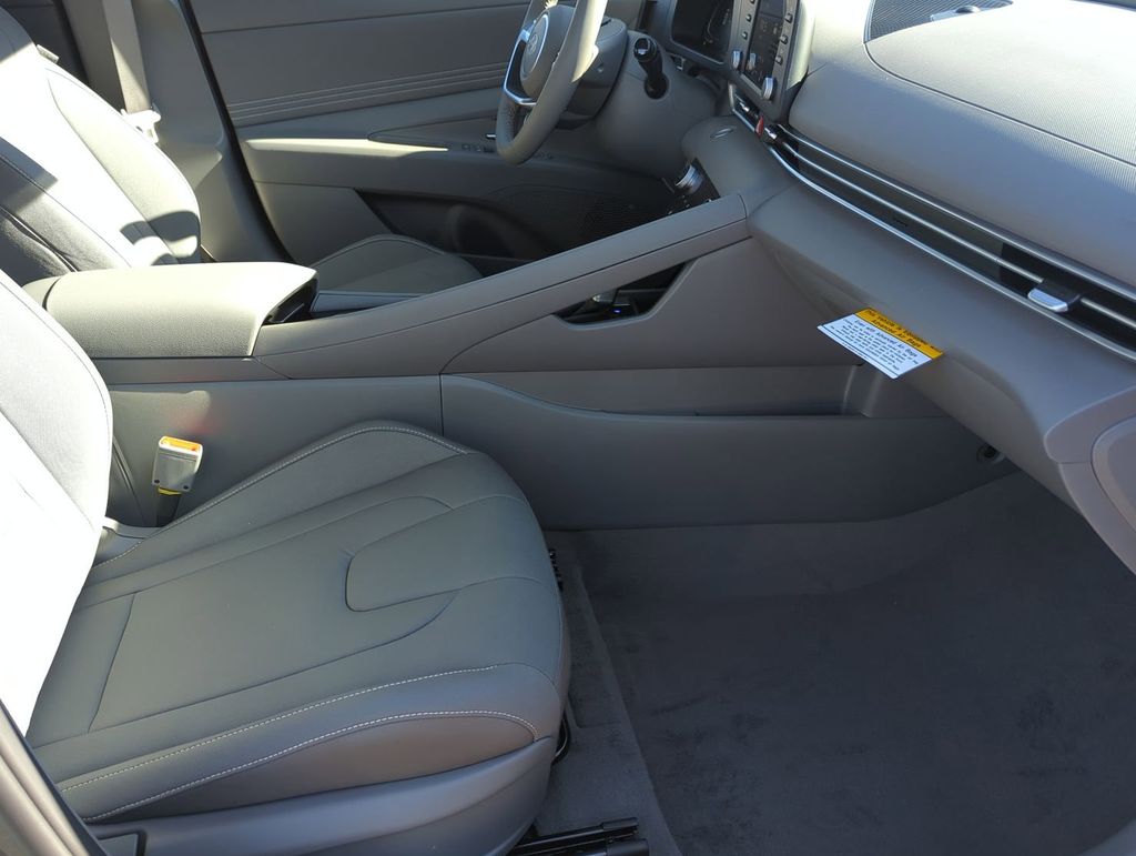 Thumbnail: 2026 Hyundai Elantra - 26