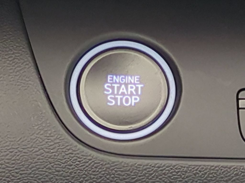 Thumbnail: 2025 Hyundai Elantra - 32