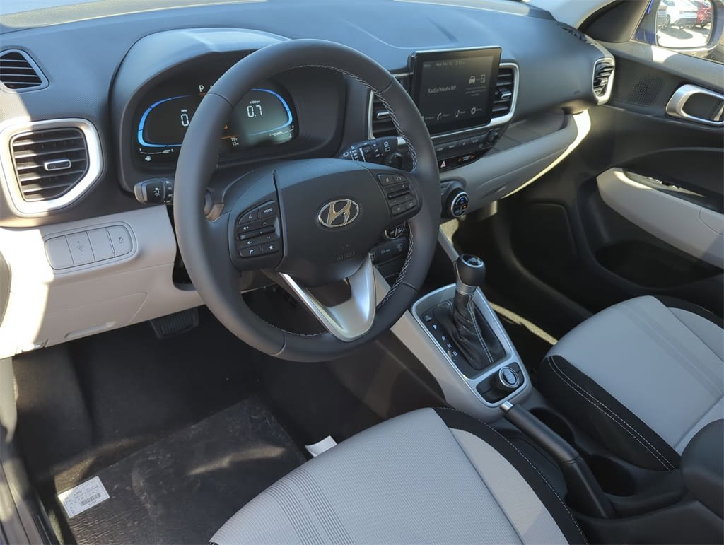 Thumbnail: 2025 Hyundai Venue - 2