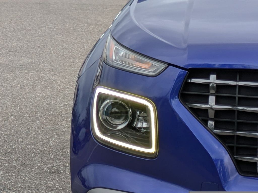 Thumbnail: 2023 Hyundai Venue - 7