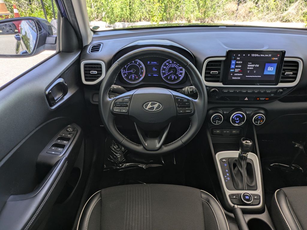 Thumbnail: 2022 Hyundai Venue - 10